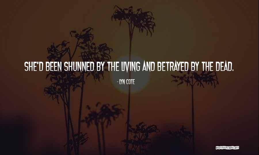 Dincolo De Luna Quotes By Lyn Cote Dincolo De Luna Quotes By Lyn Cote