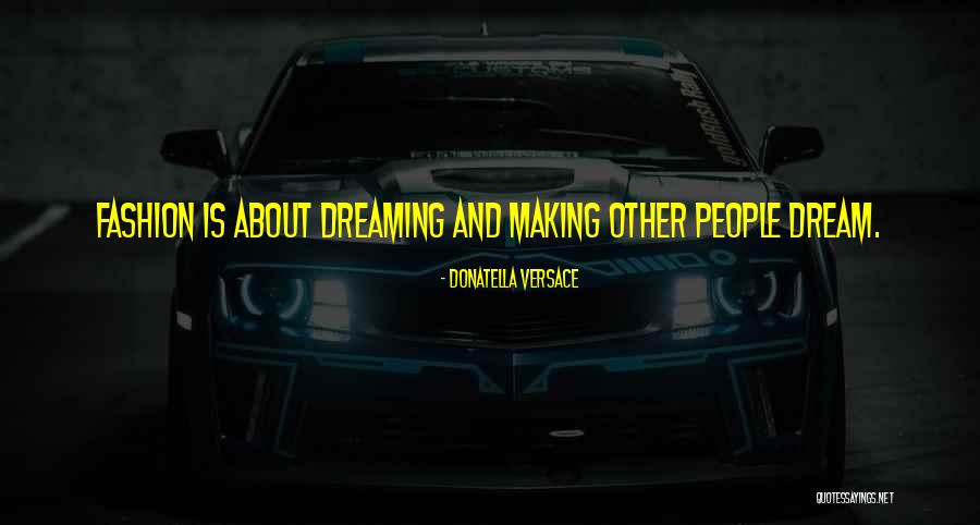 Escanes Quotes By Donatella Versace Escanes Quotes By Donatella Versace