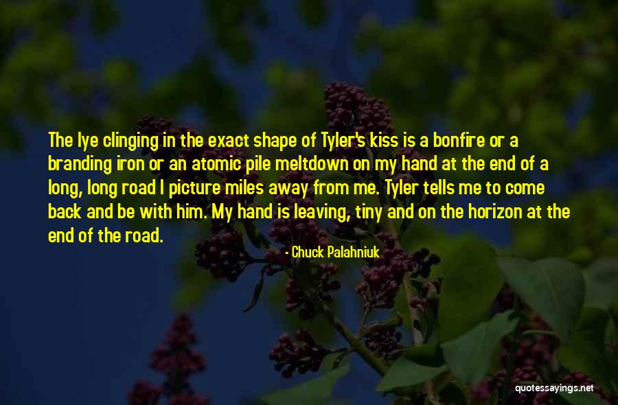In My Hand Quotes By Chuck Palahniuk In My Hand Quotes By Chuck Palahniuk