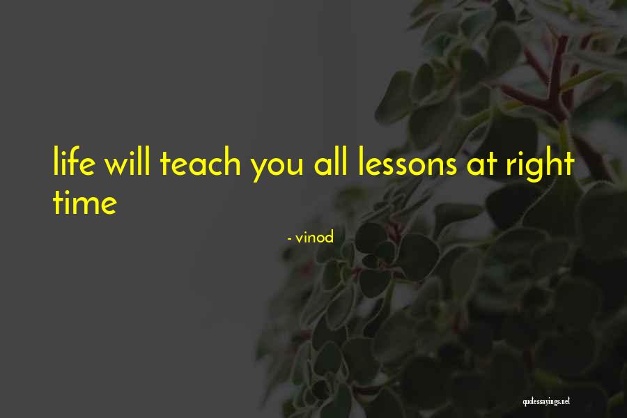 Paisa Bolta Hai Quotes By Vinod