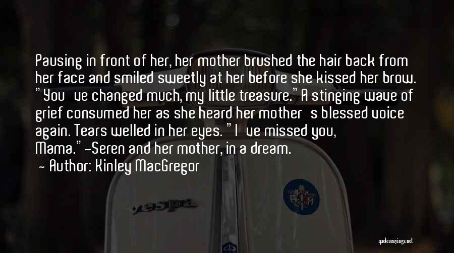 She Smiled Sweetly Quotes By Kinley MacGregor